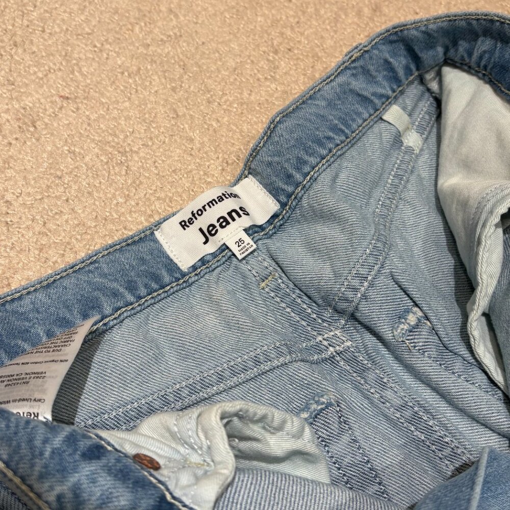 Like-new Reformation Cary Lived-In Wide-Leg Jeans in Cheyenne (Size 25) - Picture 3 of 5